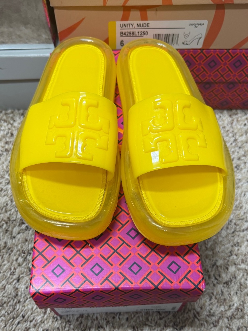 LIKE NEW Tory Burch Citrus Bubble Jelly Sandal, 6